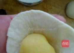 小兔子奶黄包的做法图解2