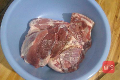把肉洗净！