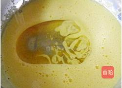 黄桃戚风卷的做法图解3