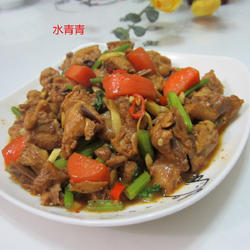 红萝卜炒鸡丁的做法[图]