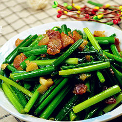韭菜花香煸五花肉的做法[图]