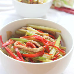 芹菜炒肉丝的做法[图]