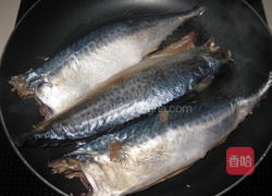 蒜蓉辣酱炖青鱼的做法图解3