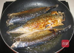 蒜蓉辣酱炖青鱼的做法图解4