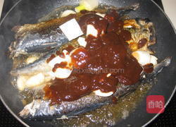 蒜蓉辣酱炖青鱼的做法图解6