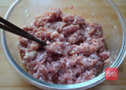 猪肉玉米饺子的做法图解1