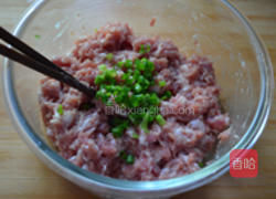 猪肉玉米饺子的做法图解2