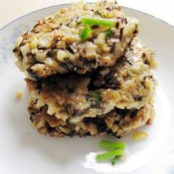 莲藕杂菇肉饼的做法[图]