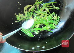 辣椒炒卤肉卤香干的做法图解5