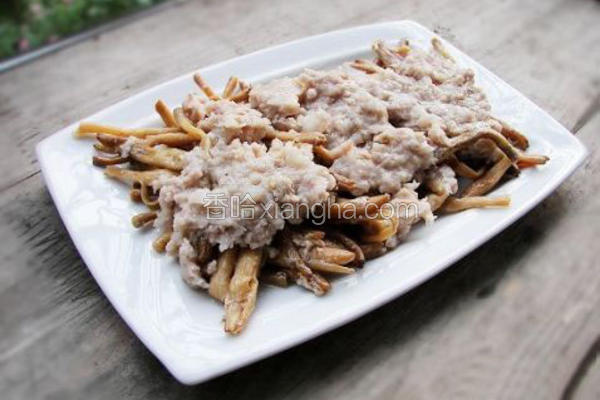 黄花菜蒸肉饼