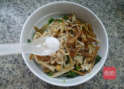 黄金针菇拌菜芯干的做法图解8