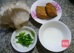 香干炒平菇的做法图解1