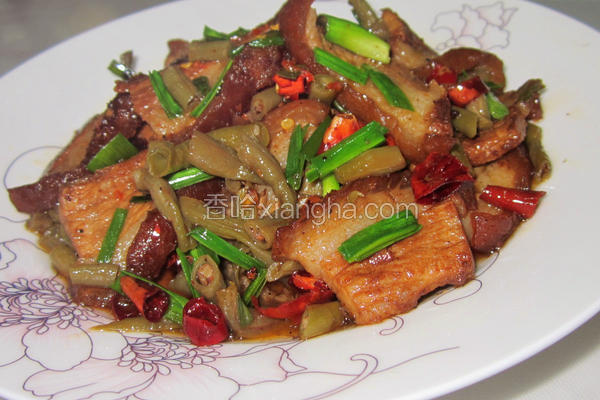 酸豆角炒酥皮肉