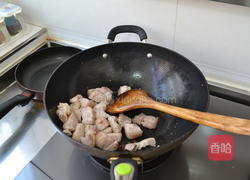 栗子红烧肉的做法图解3