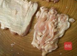 榨菜丝炒肉筋的做法图解2