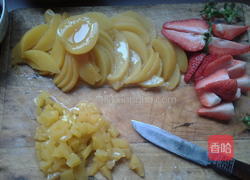 黄桃生日蛋糕的做法图解2