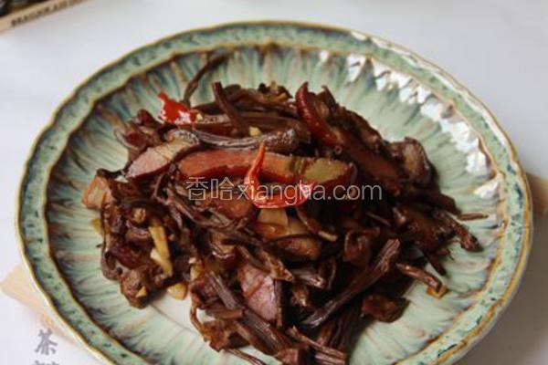 茶树菇炒腊肉