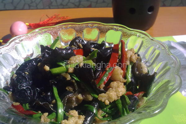 肉碎蒜香木耳