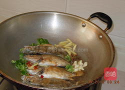 烧小鳜鱼的做法图解3
