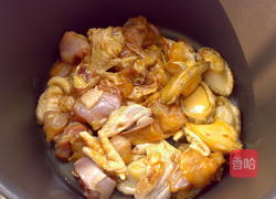 鲜鲍鱼焖鸡的做法图解4