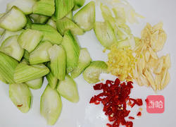 贻贝炒丝瓜的做法图解4