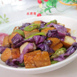 紫包菜炒卤豆腐的做法[图]
