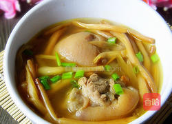 金针炖猪蹄的做法图解8