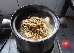 金针炖猪蹄的做法图解6