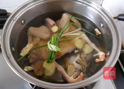 黄芪大枣鸽子汤的做法图解3