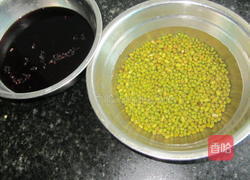 绿豆黑米糊的做法图解1