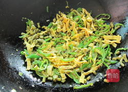 咸豆角炒蛋丝的做法图解8