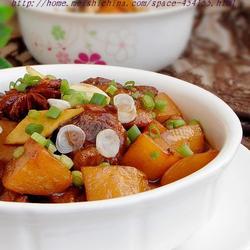 土豆红烧肉的做法[图]