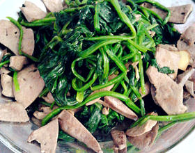 猪肝炒菠菜[图]