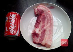 可乐红烧肉的做法图解1