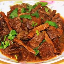 黑竹笋烧牛肉的做法[图]