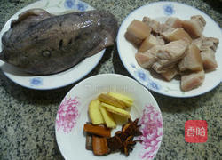 目鱼烧五花肉的做法图解1