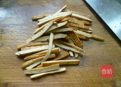 香干炒芹菜的做法图解4