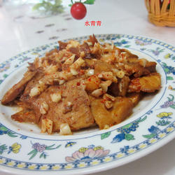 蒜米孜然香干的做法[图]