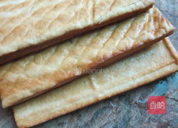 蒜米孜然香干的做法图解1