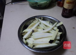 肉丝鱼香茄子的做法图解1