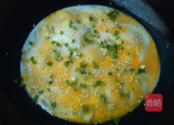 自制煎饼果子的做法图解6