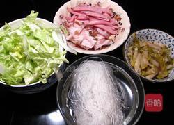 咸肉火腿白菜汤的做法图解1