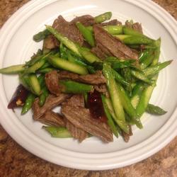 芦笋炒肉片的做法[图]
