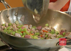 橄榄菜炒肉丁的做法图解5