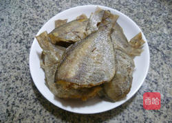 油炸黑鲳鱼的做法图解7