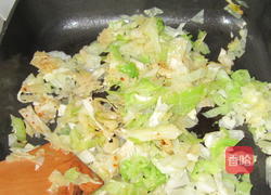 豆豉圆白菜的做法图解3