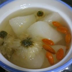 冰糖菊花炖雪梨的做法[图]