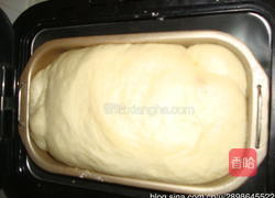 马苏里拉肉松面包的做法图解8