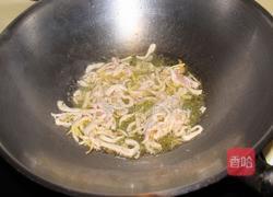 白菜炒肉丝的做法图解5