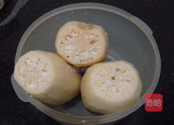 玫瑰蜜汁糯米藕的做法图解3